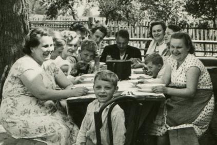 Black and white photo of a family reunion